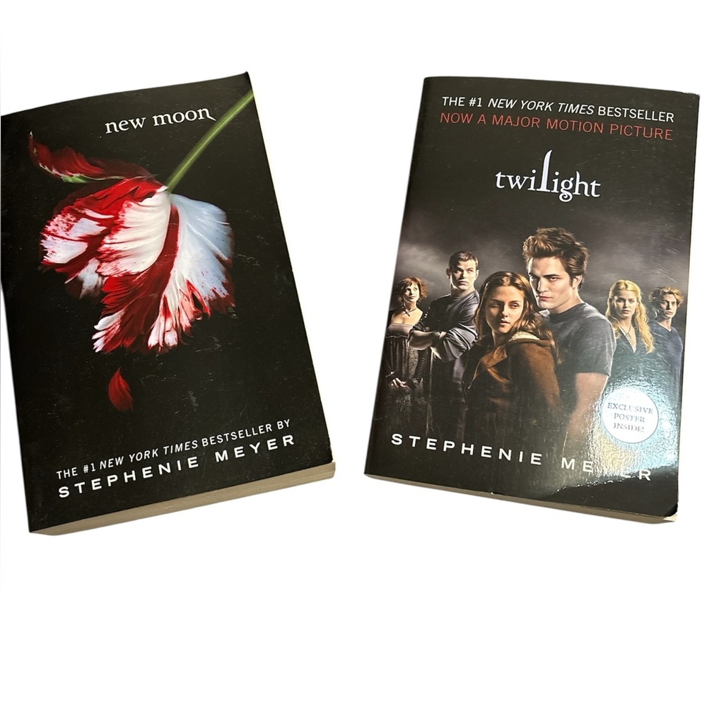 Stephenie Meyer Twilight & New Moon Paperback Book Set - Black Covers